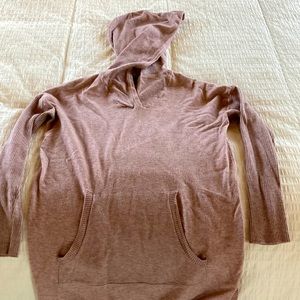 Long hoody sweater with kangaroo pocket in Mauve